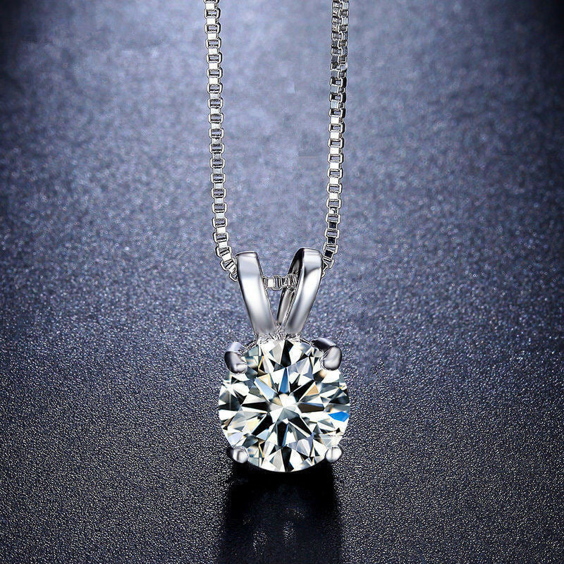 Zircon Pendant Four-claw Necklace Women's Simple Fashion Temperament Trend